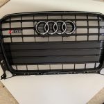 SQ5 8R grille