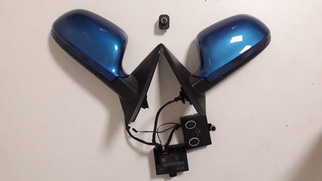 Audi Q3 8U electrically foldable mirror set L + R