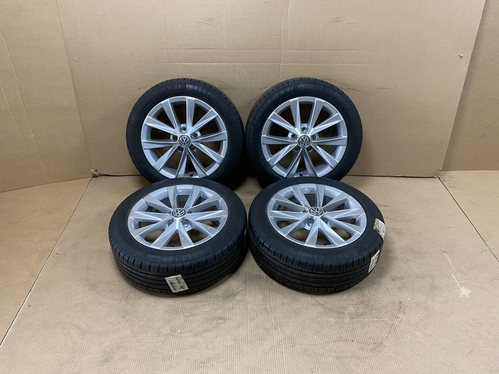 17 inch VW Golf 7 Alltrack rims with tires 5G0601025BL