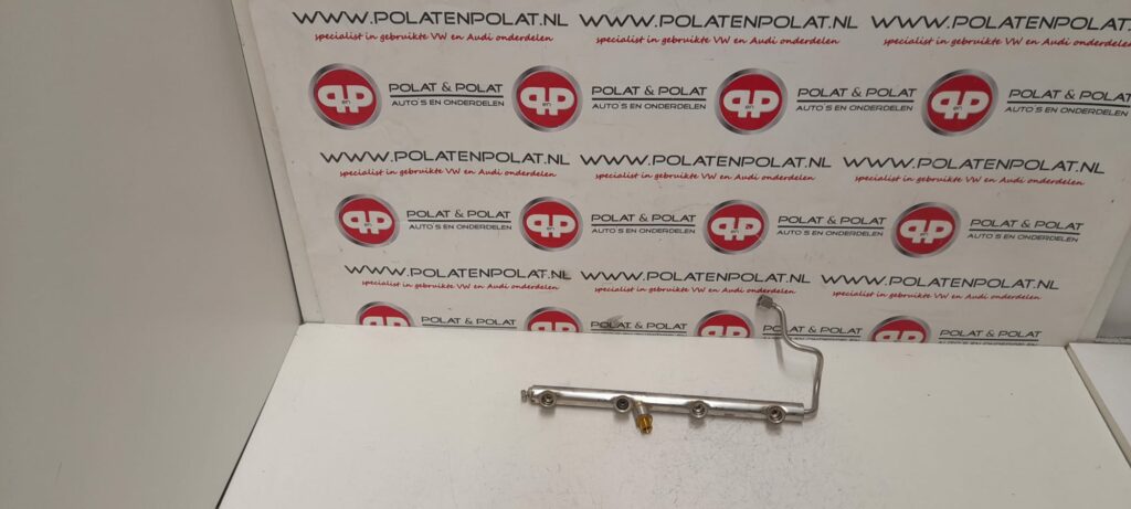 Audi RS4 8K RS5 8T Fuel Rail Left 079133315AT