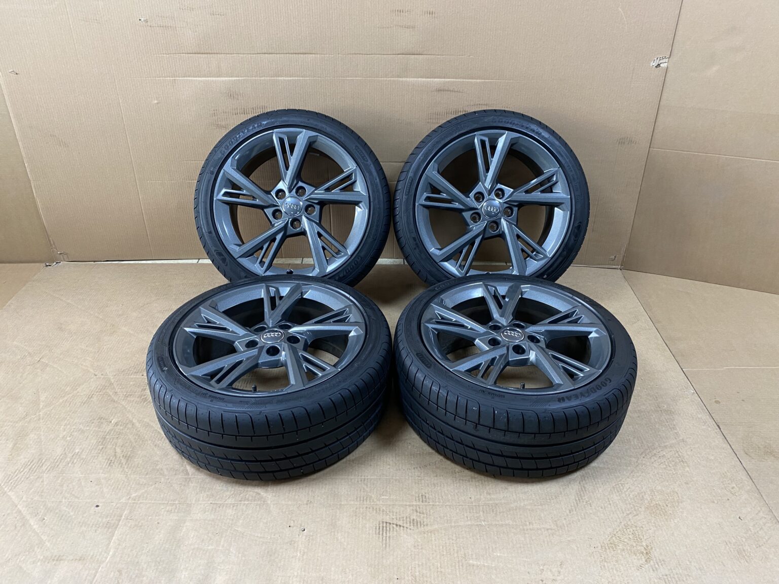 18 Inch Audi A3 S3 8Y Set Velgen Met Banden 8Y0601025G Polat Polat