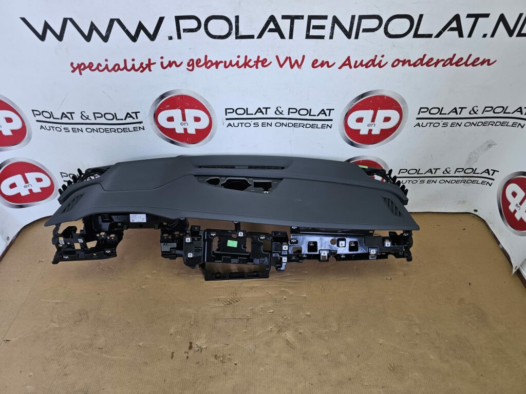 Audi Q8 lederen Dashboard 4M8857001A