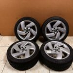 17 Inch Golf 8 Velgen Set met Winterbanden