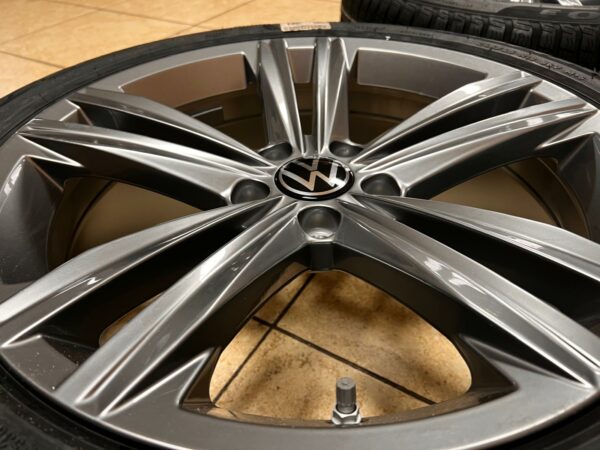 18 Inch Passat B8 Velgen Set met Banden 3G8601025N - Afbeelding 3