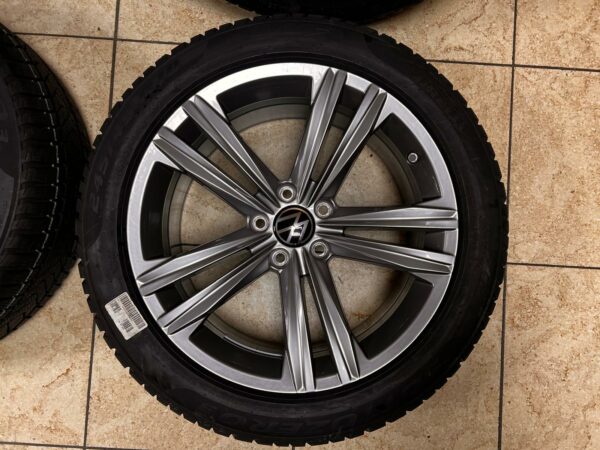 18 Inch Passat B8 Velgen Set met Banden 3G8601025N - Afbeelding 2