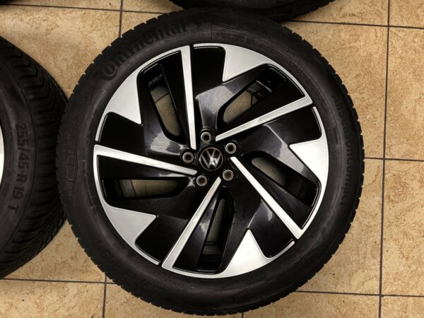 19 Inch ID.7 Rims Set with Tires 14B601025D - Image 2