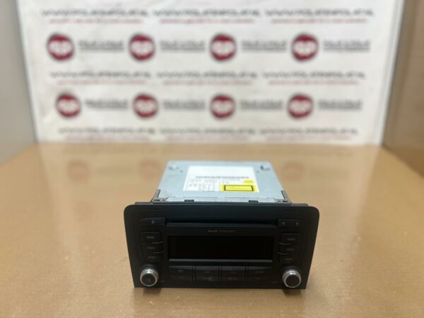 Audi A3 8P Radio CD Player 8P0035186S