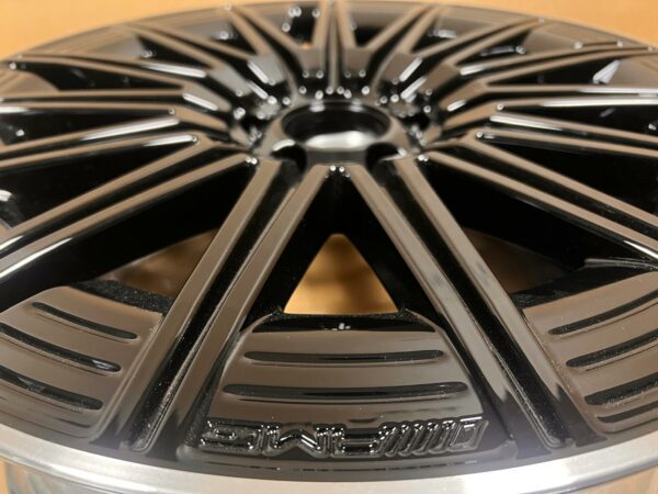 20 Inch Original Mercedes AMG Rims A2474015200 - Image 2