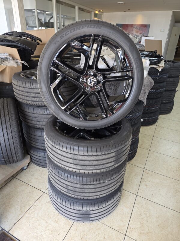 20 inch CT1 rims set with tires 571601025G