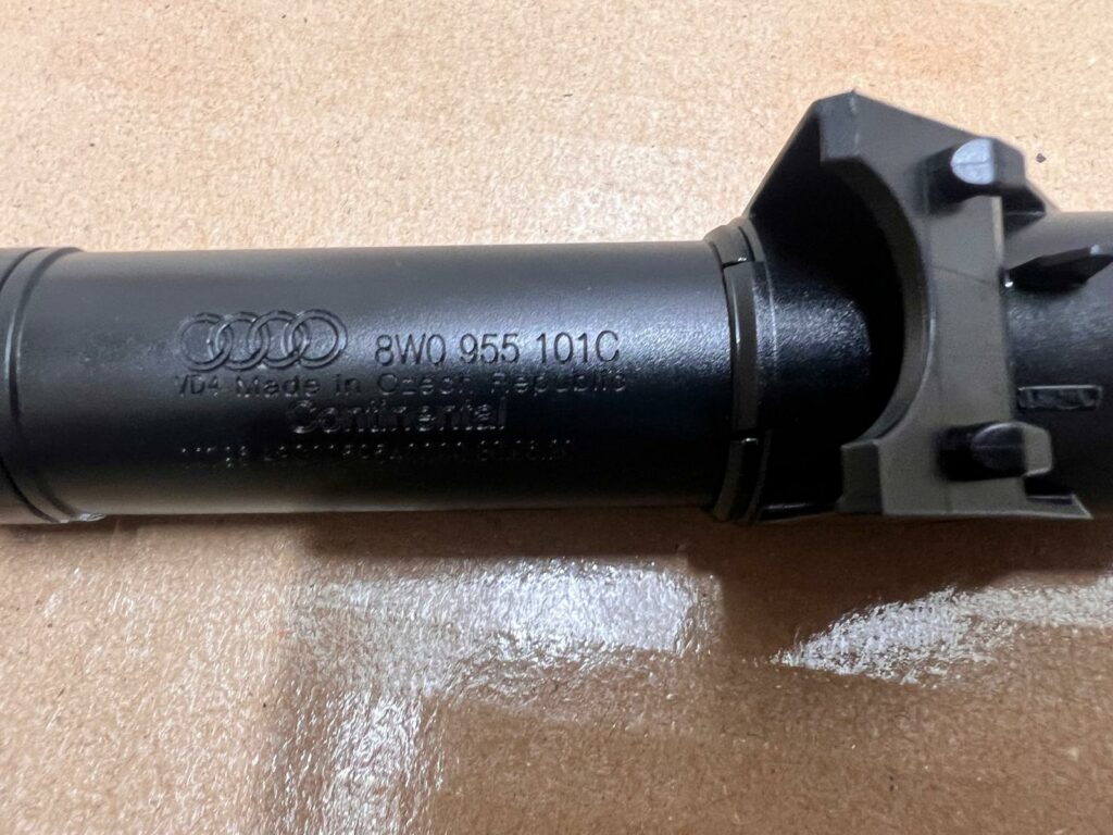 A4 A5 8W Headlight sprayer left 8W0955101C - Image 2
