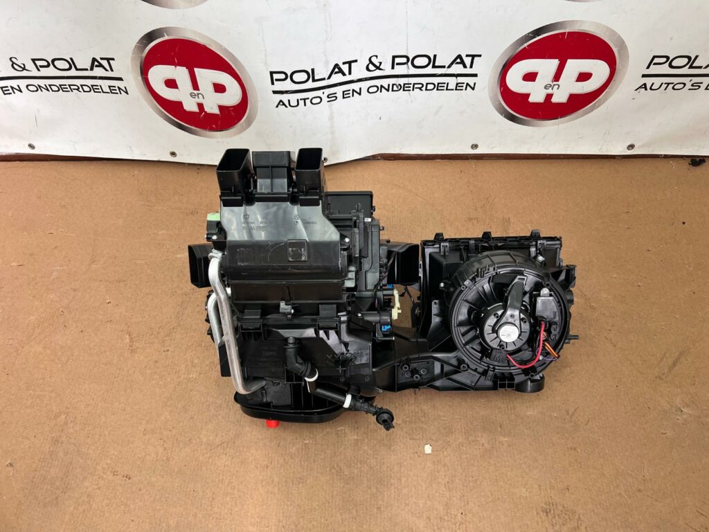 VW Golf 8 5H Kachelhuis 5WB816001E