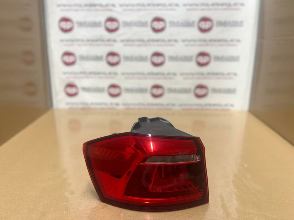 Golf Sportsvan Achterlicht Links 510945095H