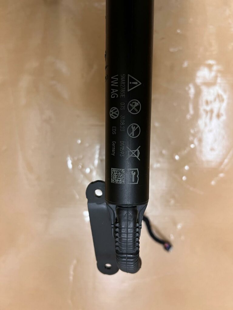 Tiguan 5NA Facelift Achterklepveer 5NA827851E - Afbeelding 2