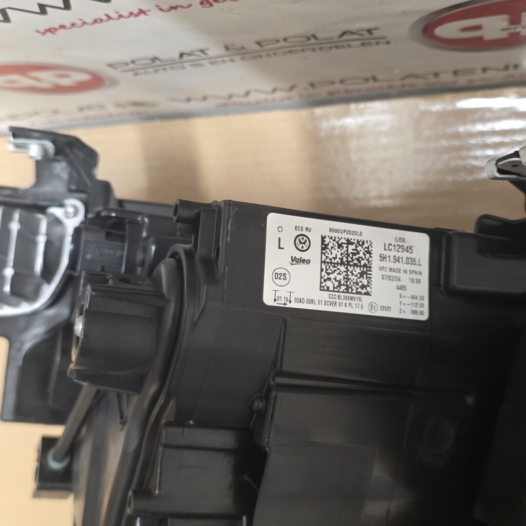 Golf 8 GTE koplamp links nieuw - Afbeelding 2