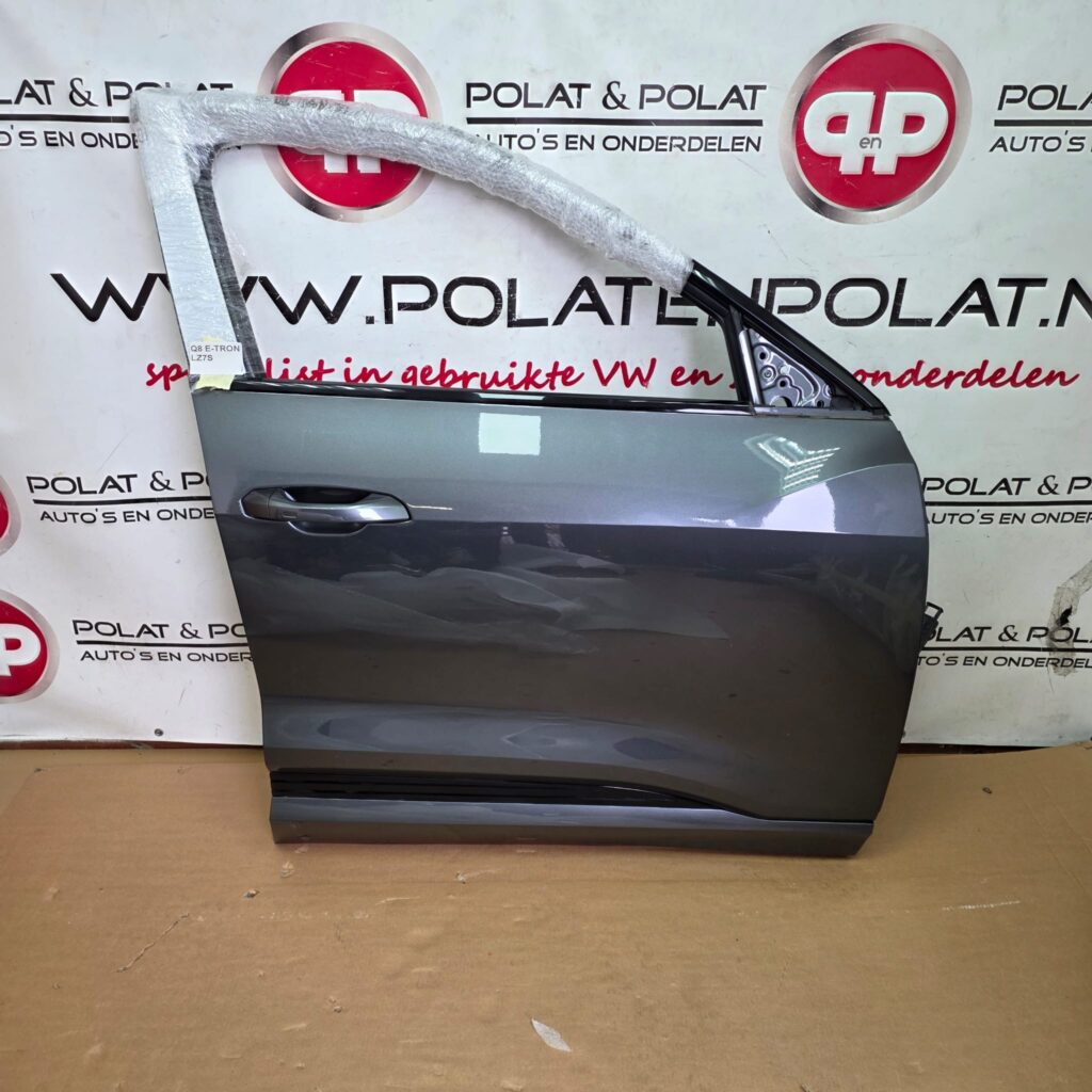 Audi E-Tron 4KE Portier rechts Voor LZ7S