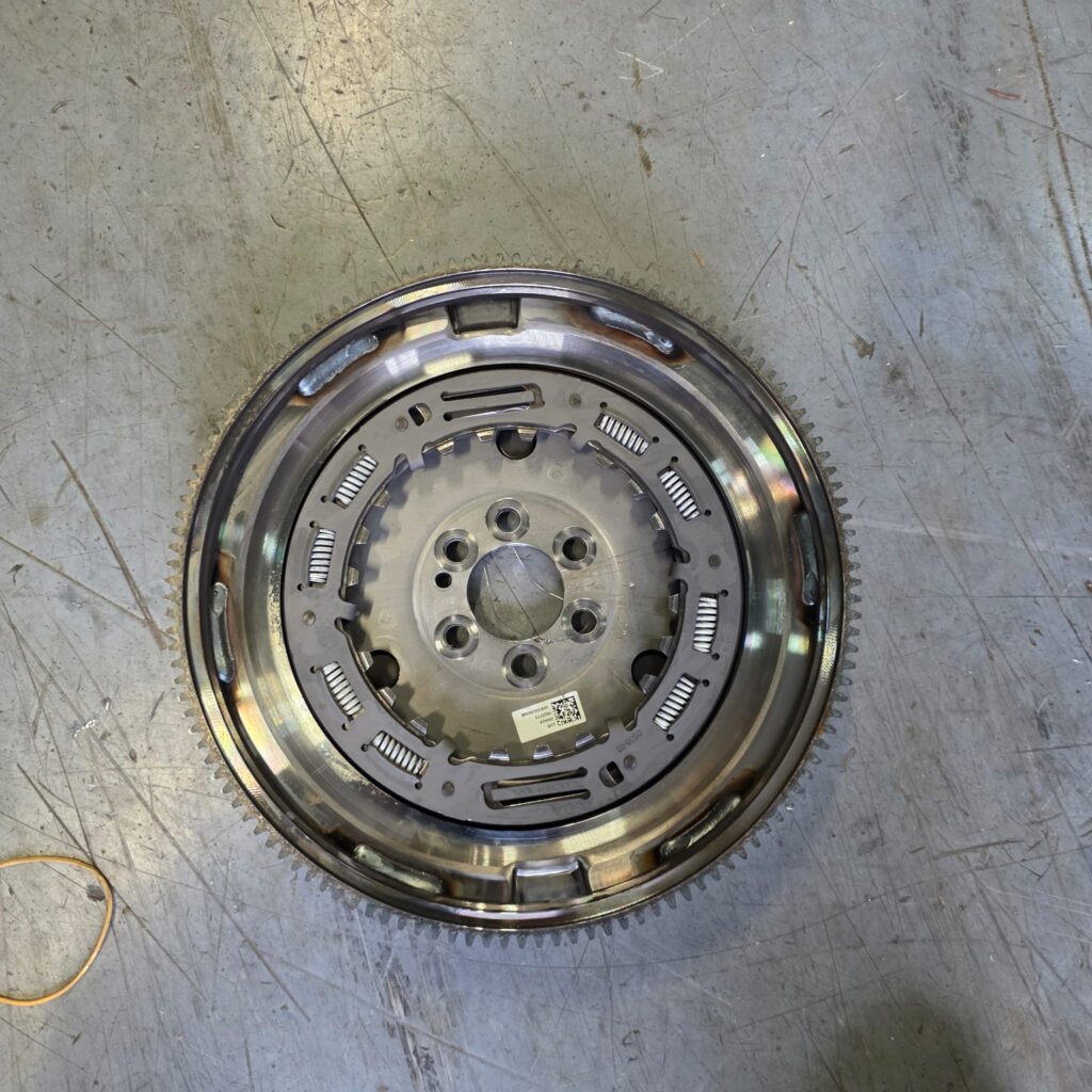 VW T-ROC vliegwiel 04E105266AM