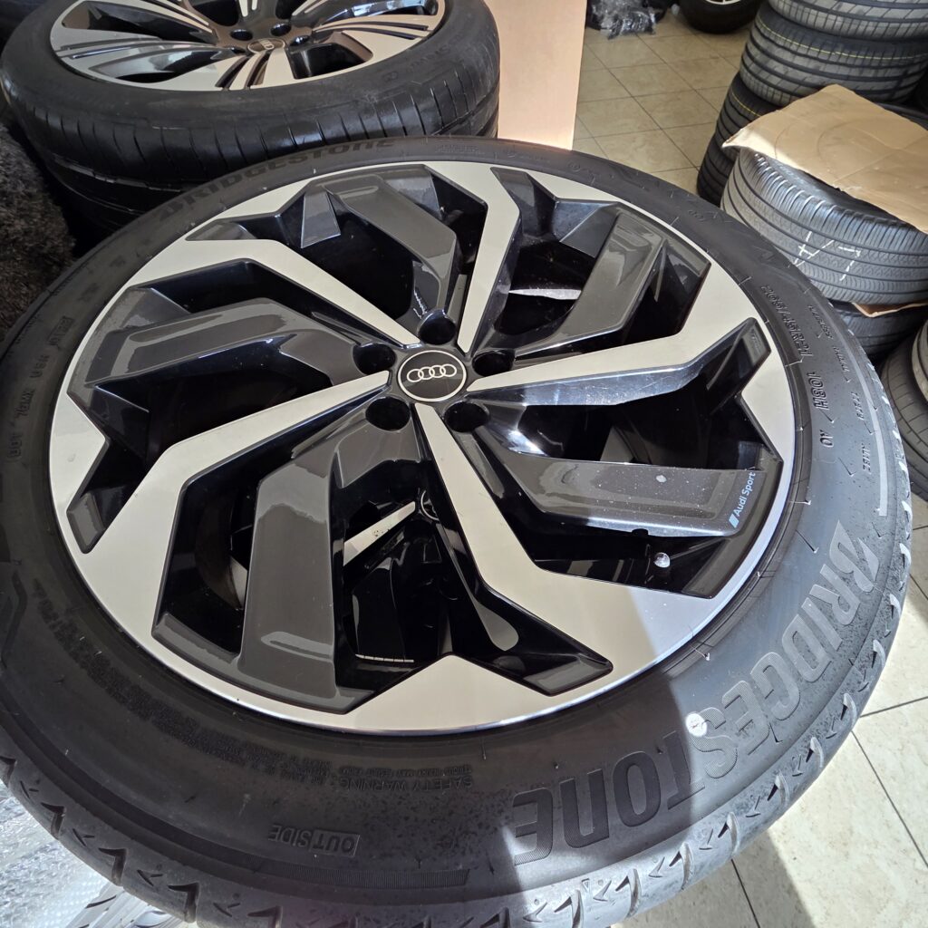 21 Inch Audi E-tron velgen met banden - Afbeelding 2