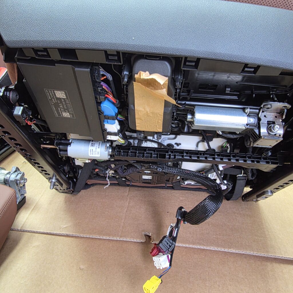 E Tron leather interior - Image 5