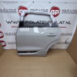 E Tron portier Links achter