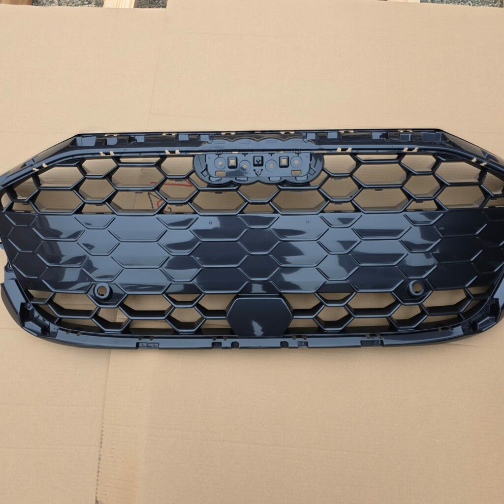 A3 8Y facelift grille original and new - Image 2