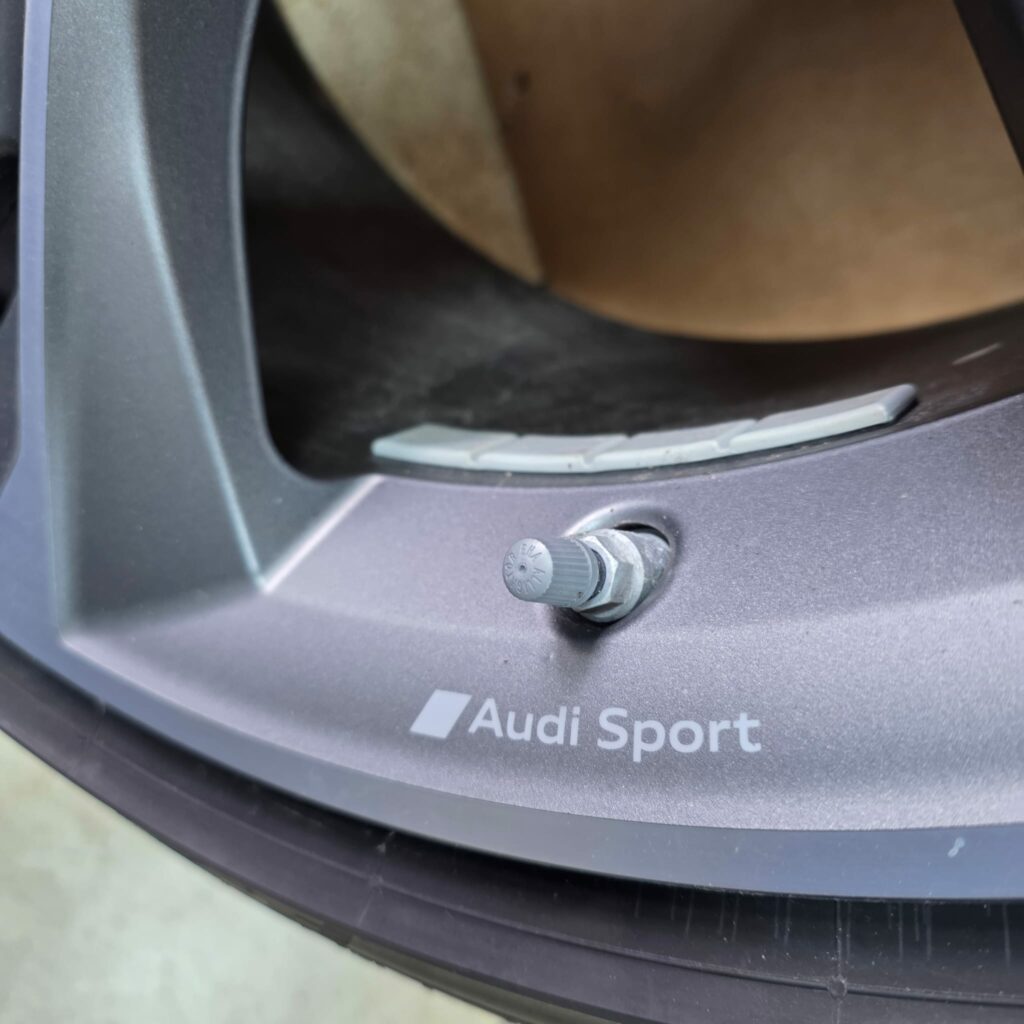 22 inch Rs6 Rs7 Rims with Pirelli tires - Image 3