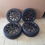 18 inch seat arona velgen  Met banden