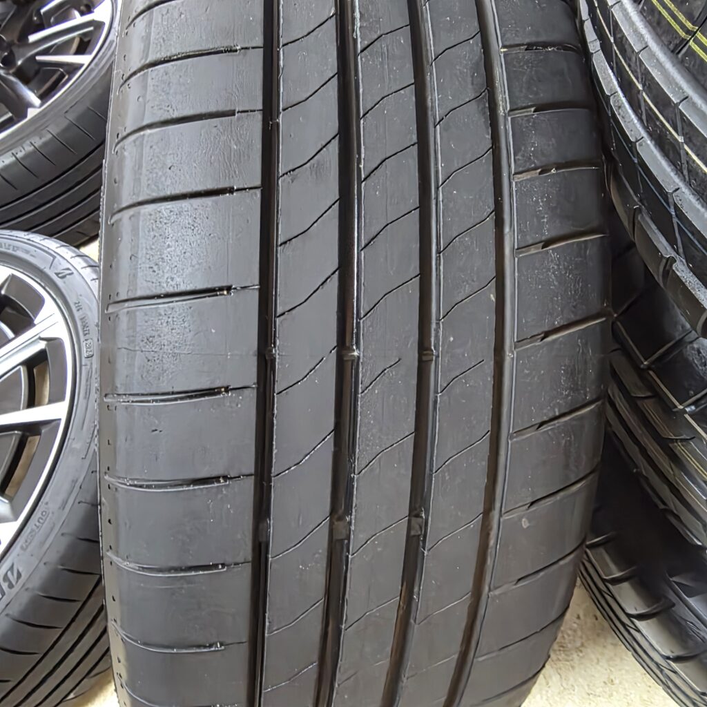 20 inch Cupra born Firestorm rims with tires - Image 4