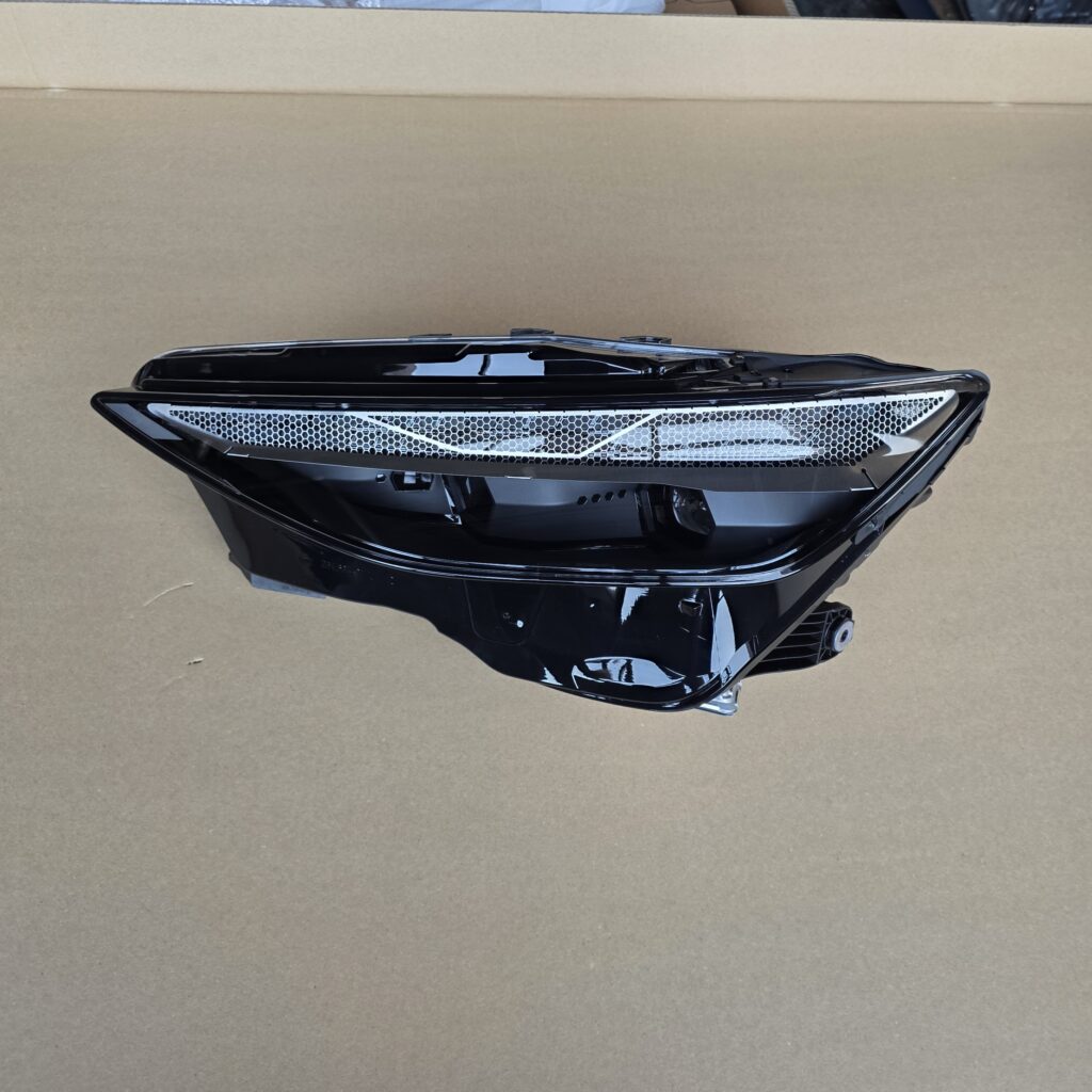 Audi A6 4P matrix koplamp links