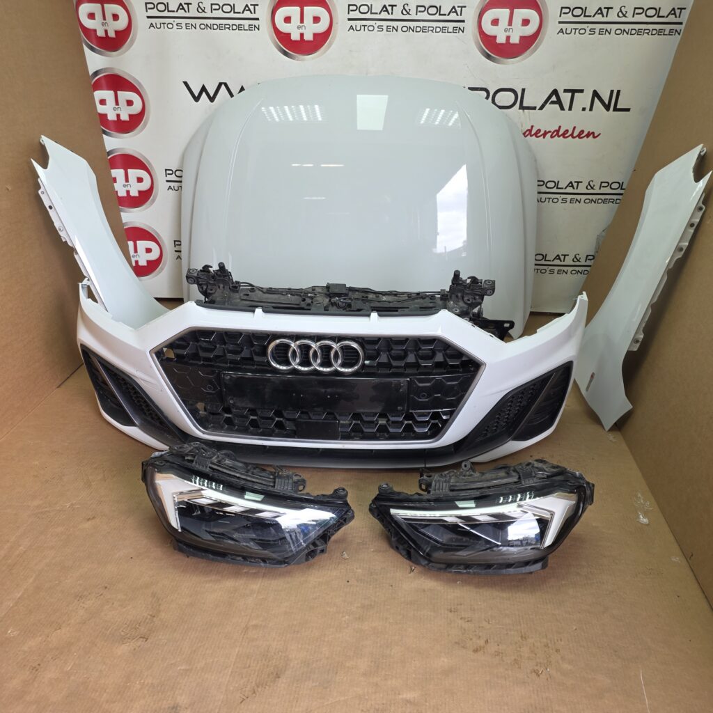 Audi A1 82A Front head LS9R