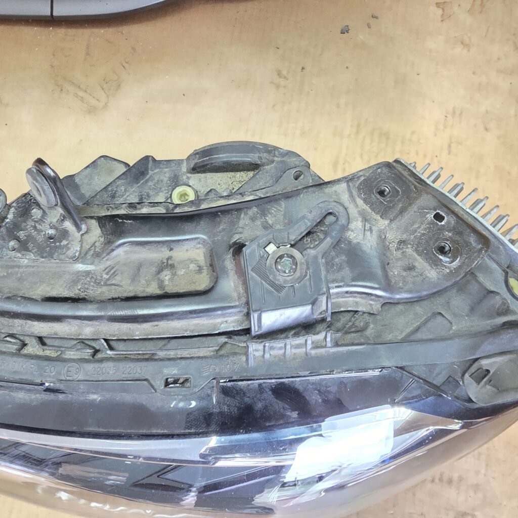 Audi A1 82A Front head LS9R - Image 3