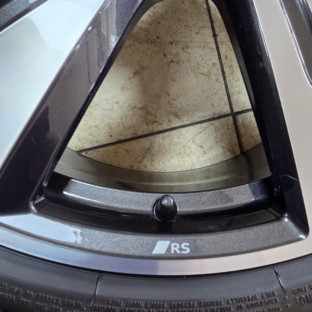 21 Inch Q5 8M velgen met 255 40 21 BRIDGESTONE banden 8MA601025N. ET 34 / 8.5J 21 - Afbeelding 3