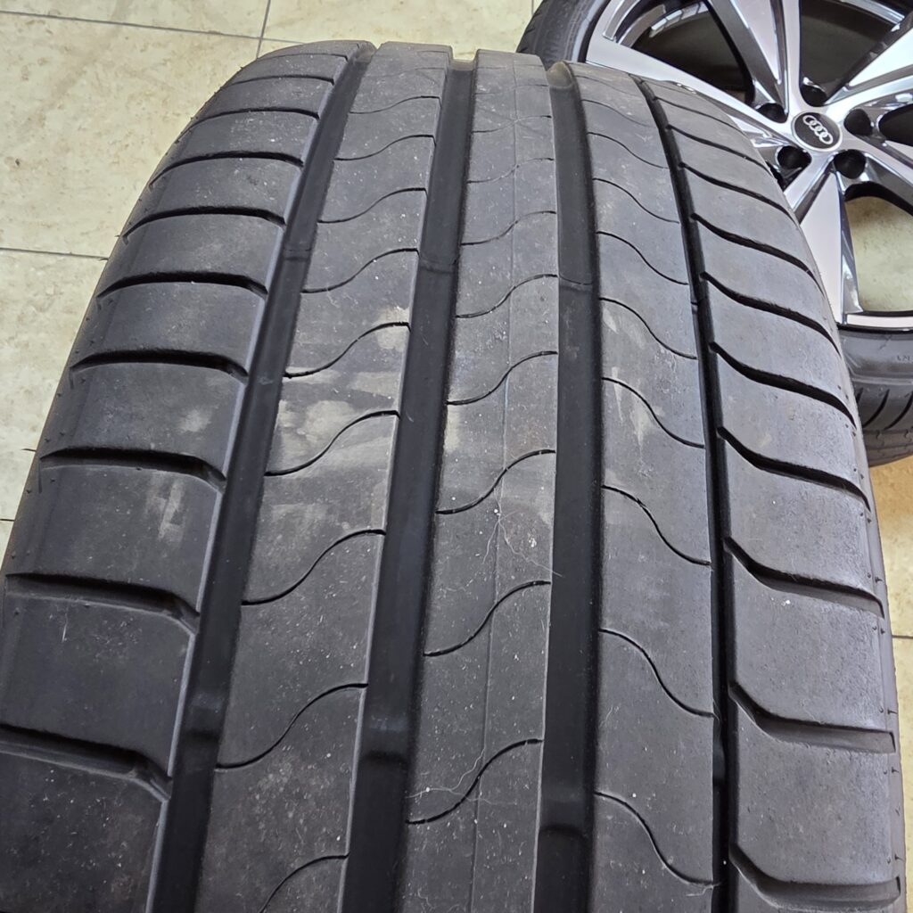 21 Inch Q5 8M velgen met 255 40 21 BRIDGESTONE banden 8MA601025N. ET 34 / 8.5J 21 - Afbeelding 4