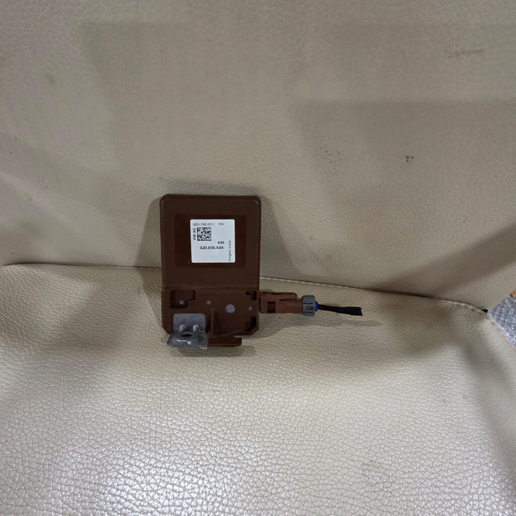VW T-Roc Antenna amplifier 3J0035534C - Image 2