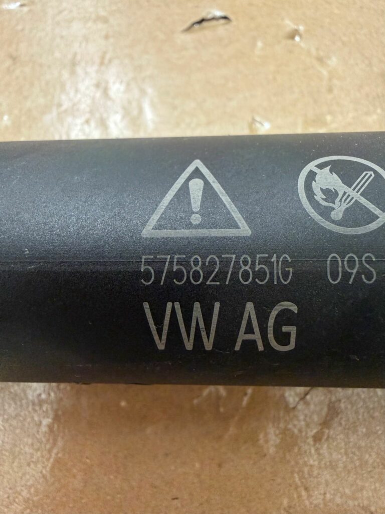 Ateca Electric Gas Spring left 575827851g - Image 2