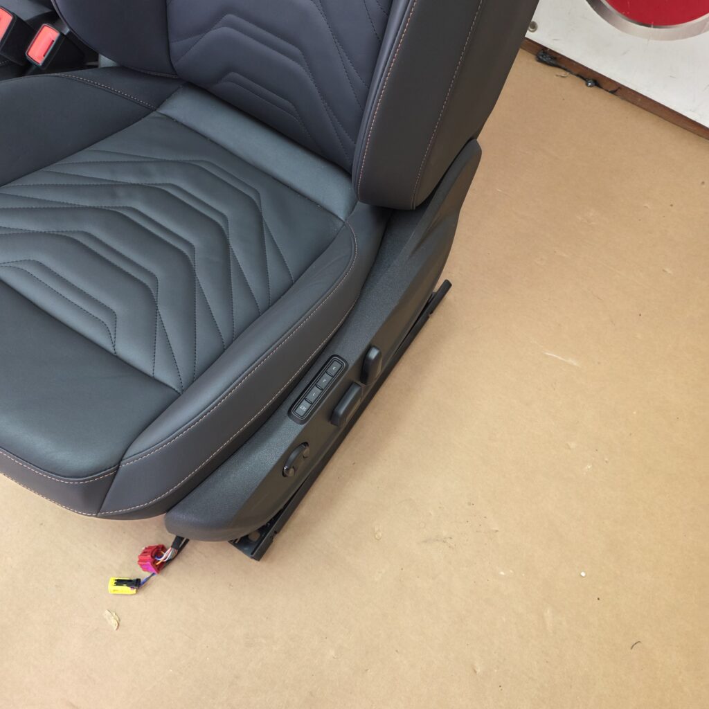 Cupra Leon Leather front seats - Image 3