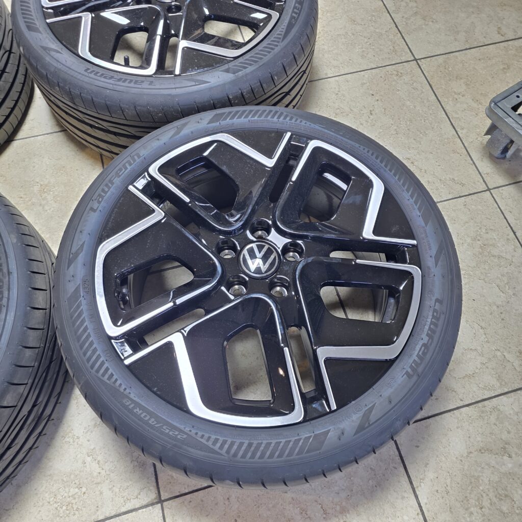 18 inch original York rims summer tires Volkswagen Golf 8 5H0601025AS - Image 2
