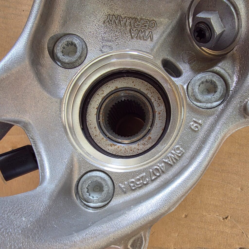 VW Audi Seat Knuckle with roller bearing 5WA407258A - Image 2