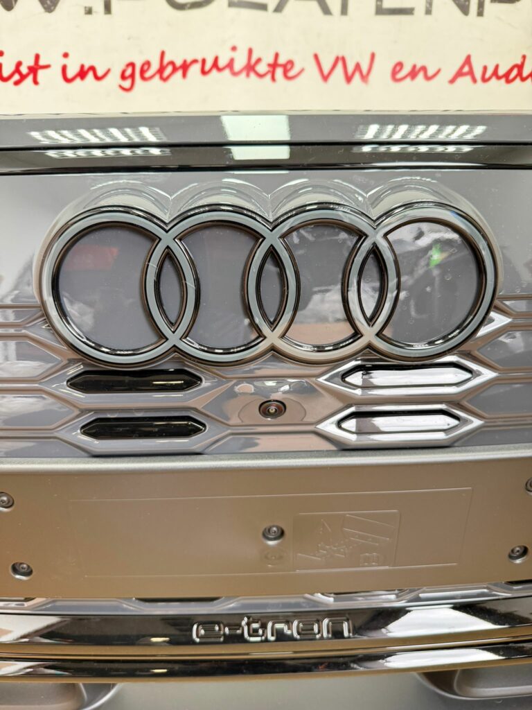 Audi Q6 E tron S-line Voorbumper - Afbeelding 2