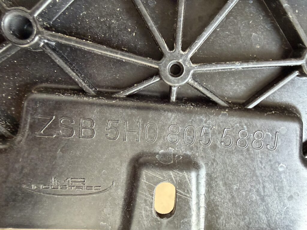 VW GOLF 8 voor front 5H0805588J - Image 2